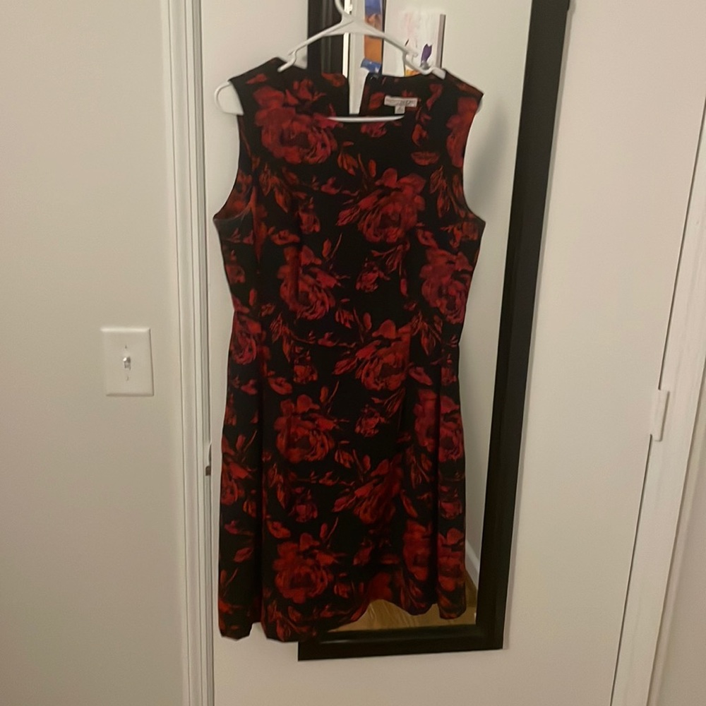 NY&C Eva Mendes red and black floral dress